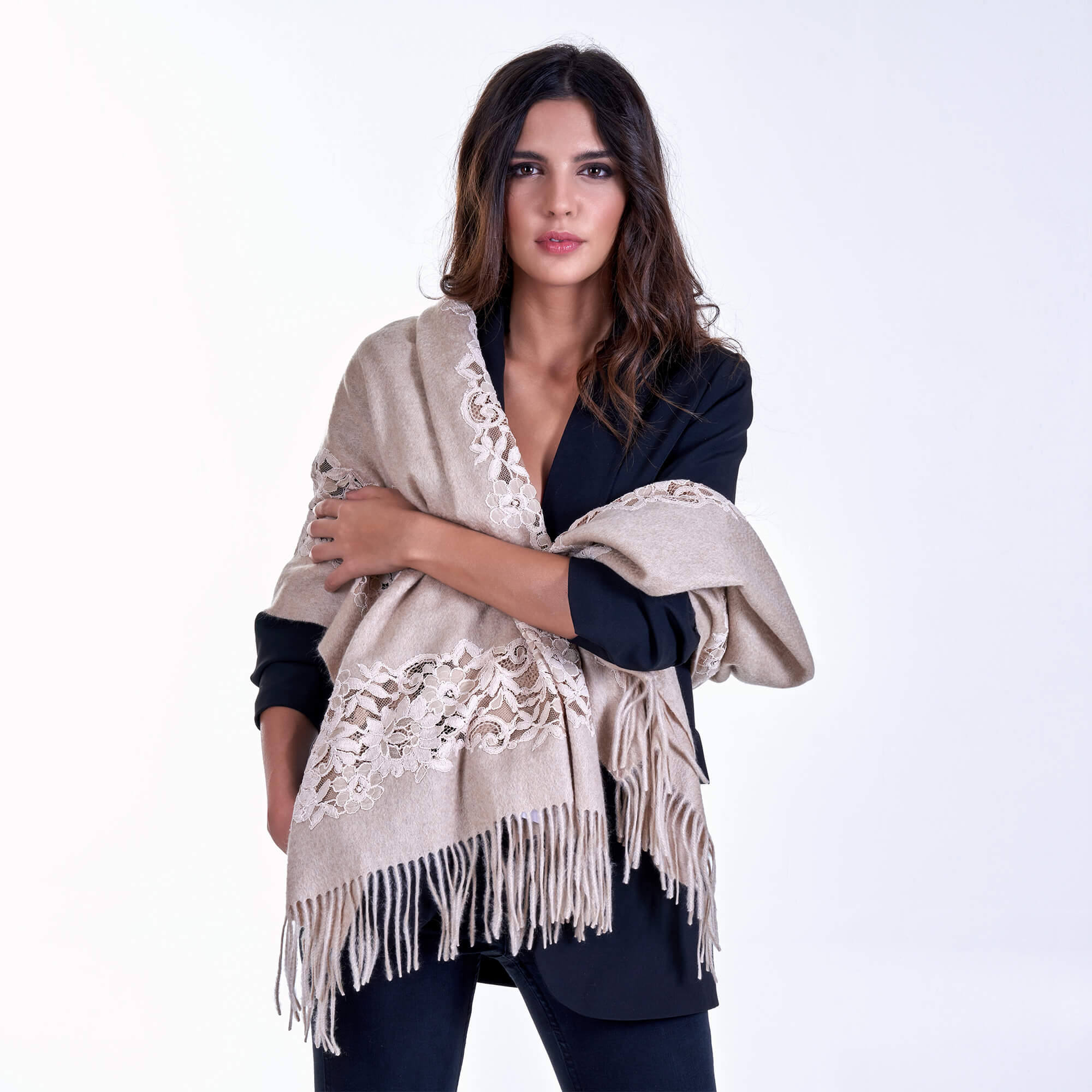 CASHMERE & LACE STOLE – Martina Vidal Venezia
