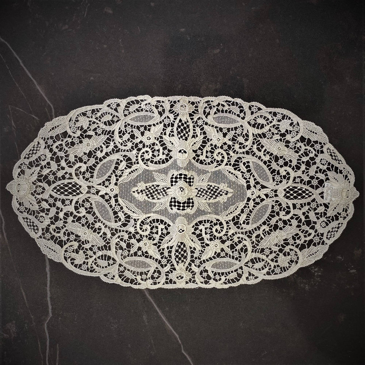 Table Burano Lace – Martina Vidal Venezia