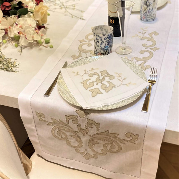 TABLE RUNNER LILIA LOGO