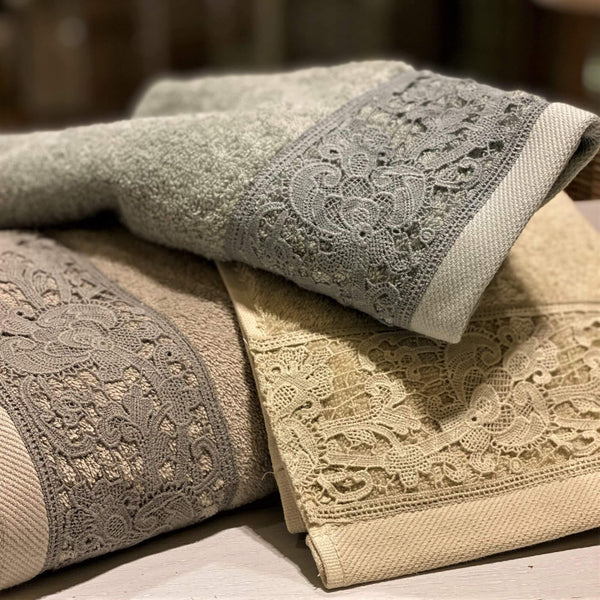 TOWELS – Martina Vidal Venezia