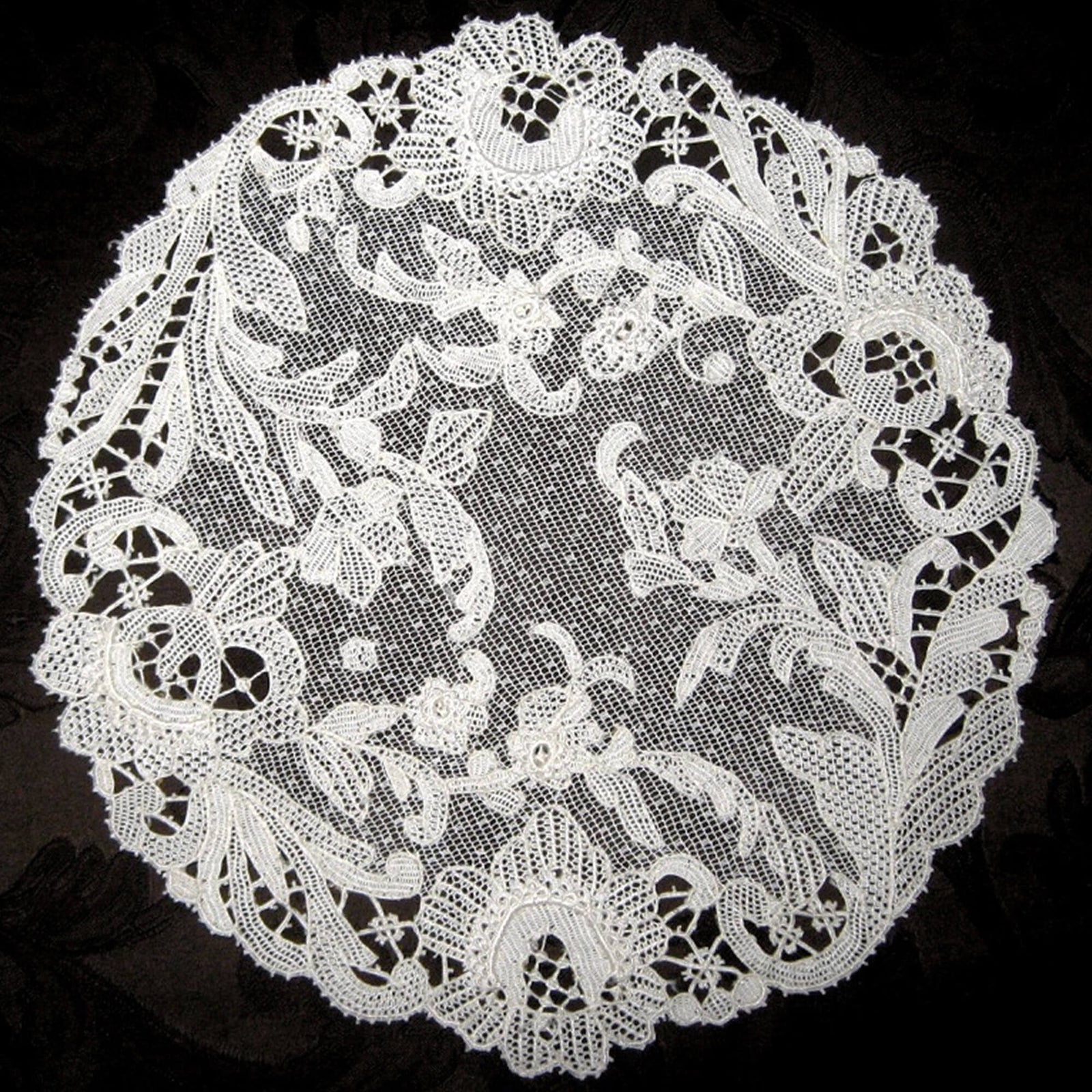 DOILIES BURANO LACE – Martina Vidal Venezia